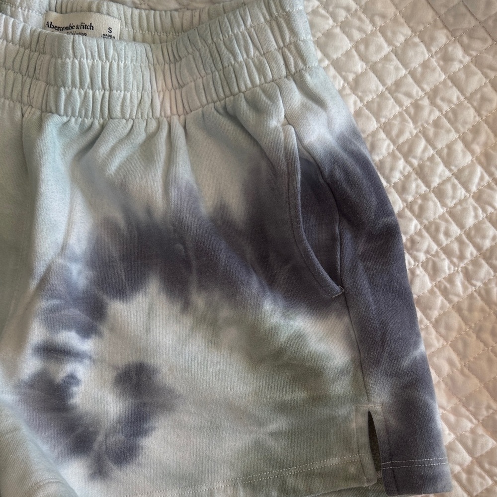 Women’s Abercrombie & Fitch Tie-Dye Women's Shorts - Picture 2 of 4